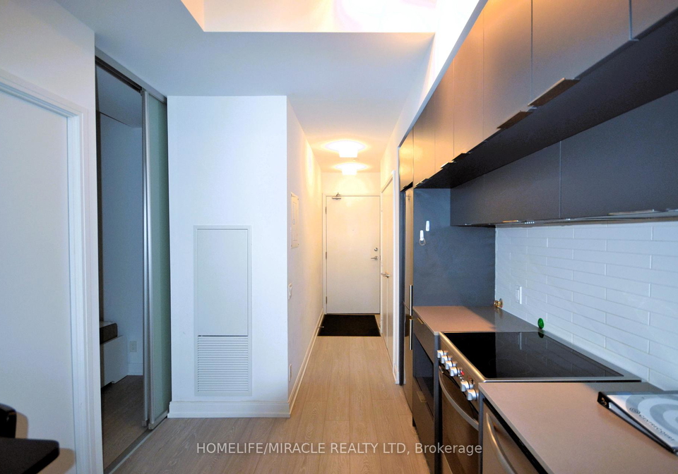181-dundas-street-e-toronto-ontario-c12173546