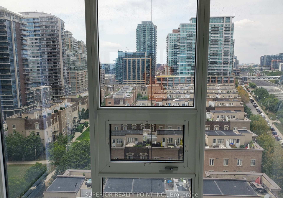 19-western-battery-road-toronto-ontario-c12173685
