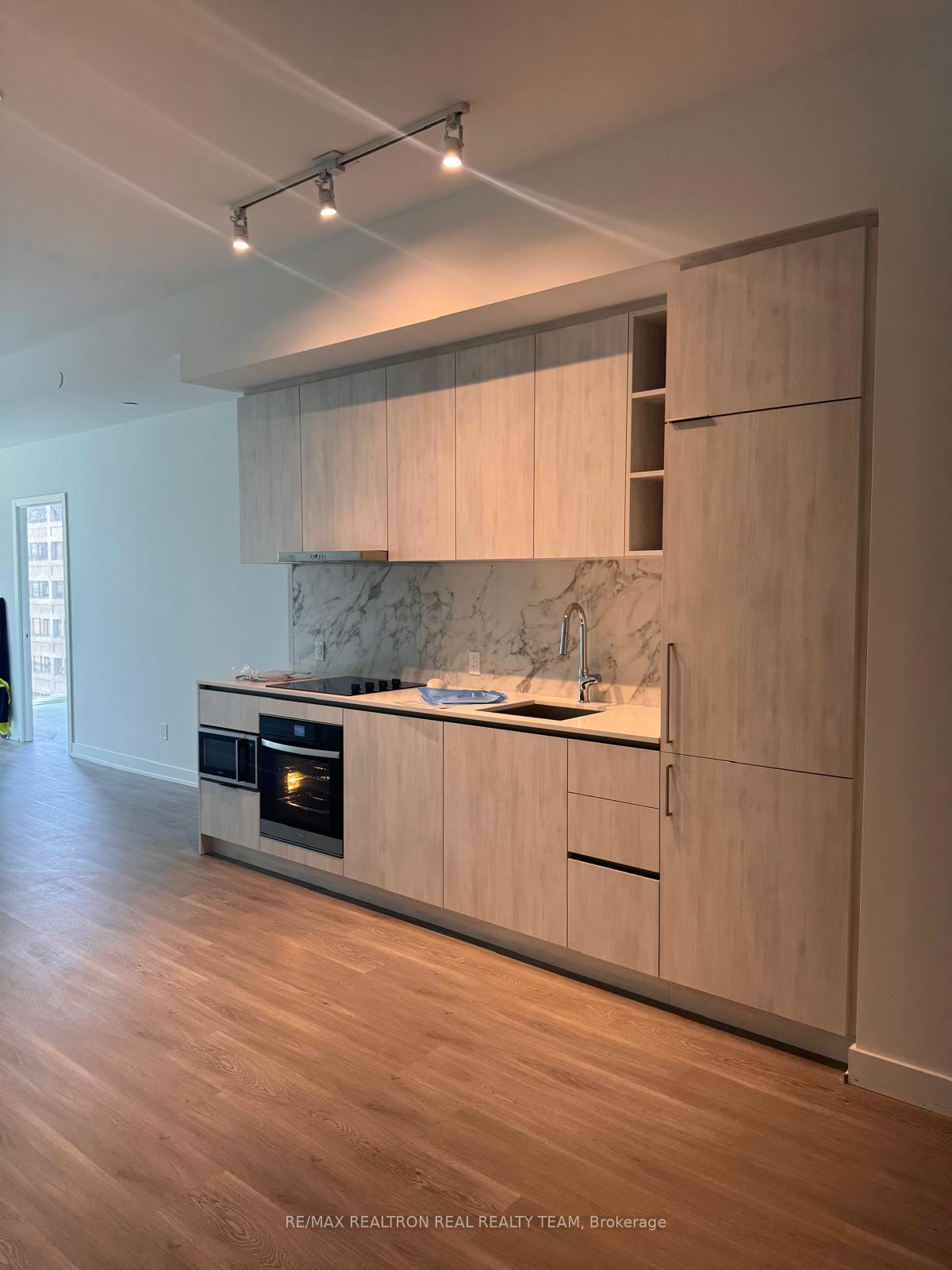 8-wellesley-street-w-toronto-ontario-c12173765