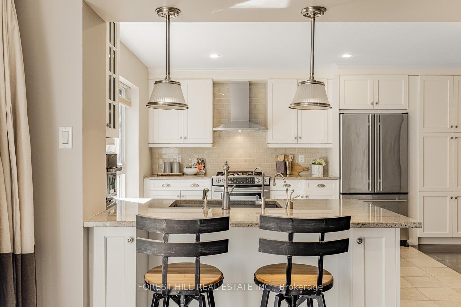 21-snowshoe-mill-way-north-york-ontario-c12173917