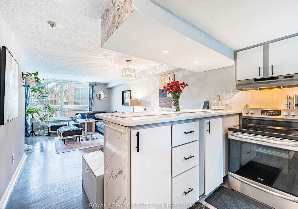 77-maitland-place-toronto-ontario-c12174073