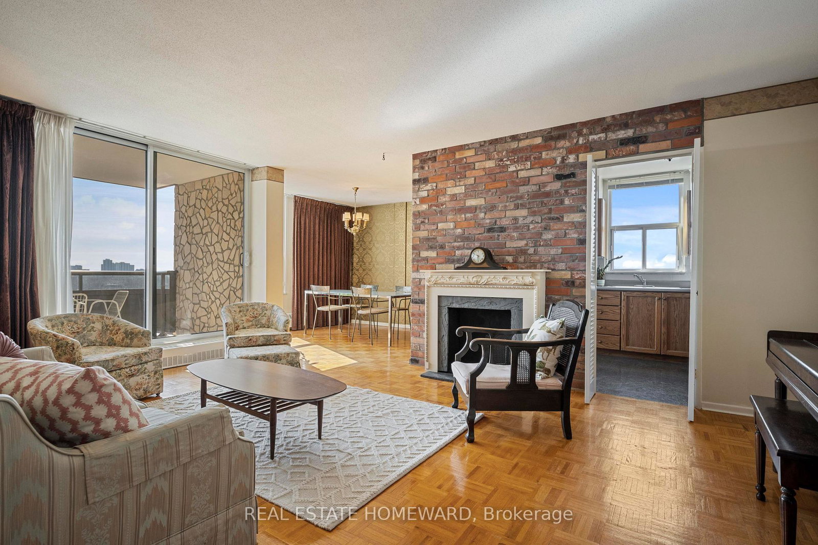 15-vicora-linkway-east-york-ontario-c12174417