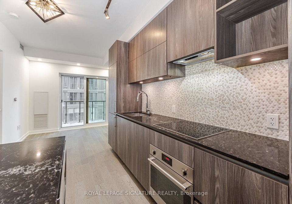 1-yorkville-avenue-toronto-ontario-c12174488