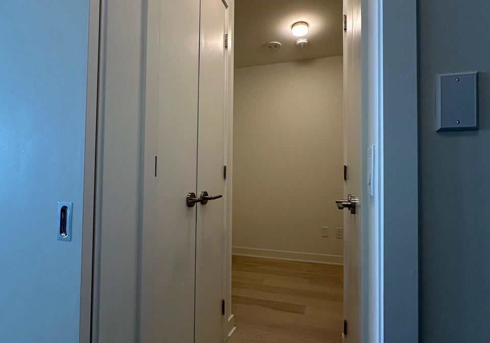 11-yorkville-avenue-toronto-ontario-c12174492