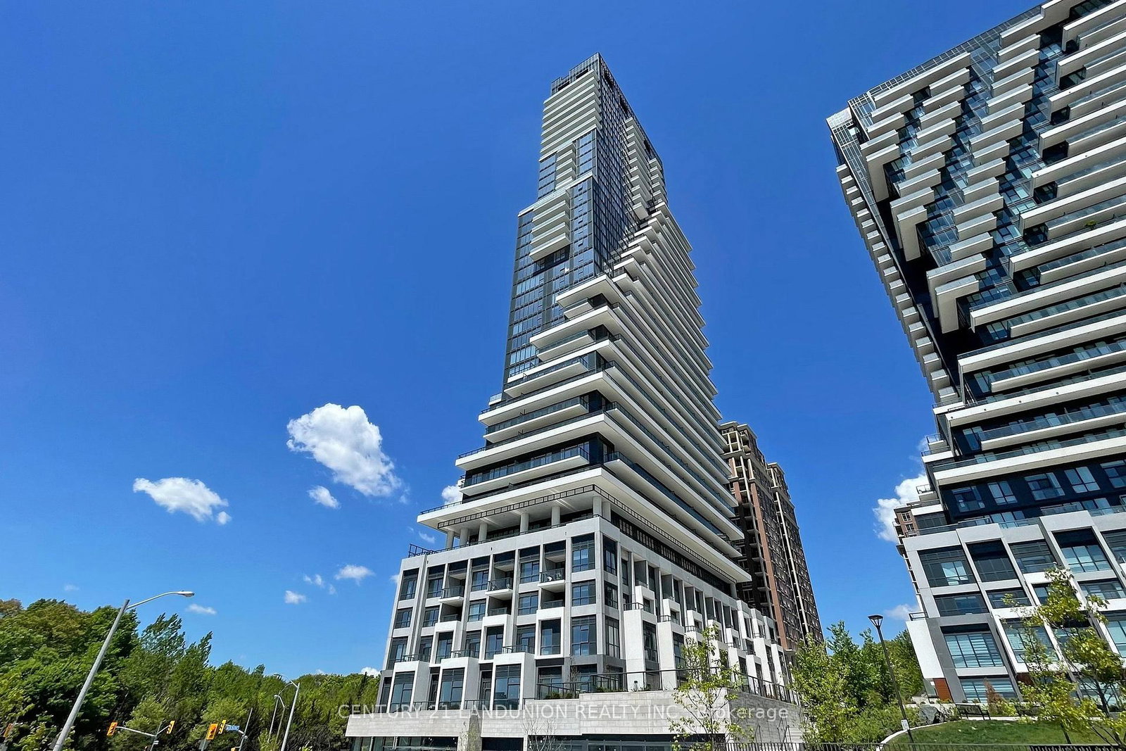10-inn-on-the-park-drive-north-york-ontario-c12174496
