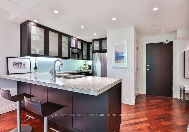 1-benvenuto-place-toronto-ontario-c12177203