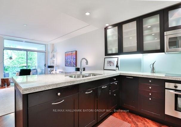 1-benvenuto-place-toronto-ontario-c12177203