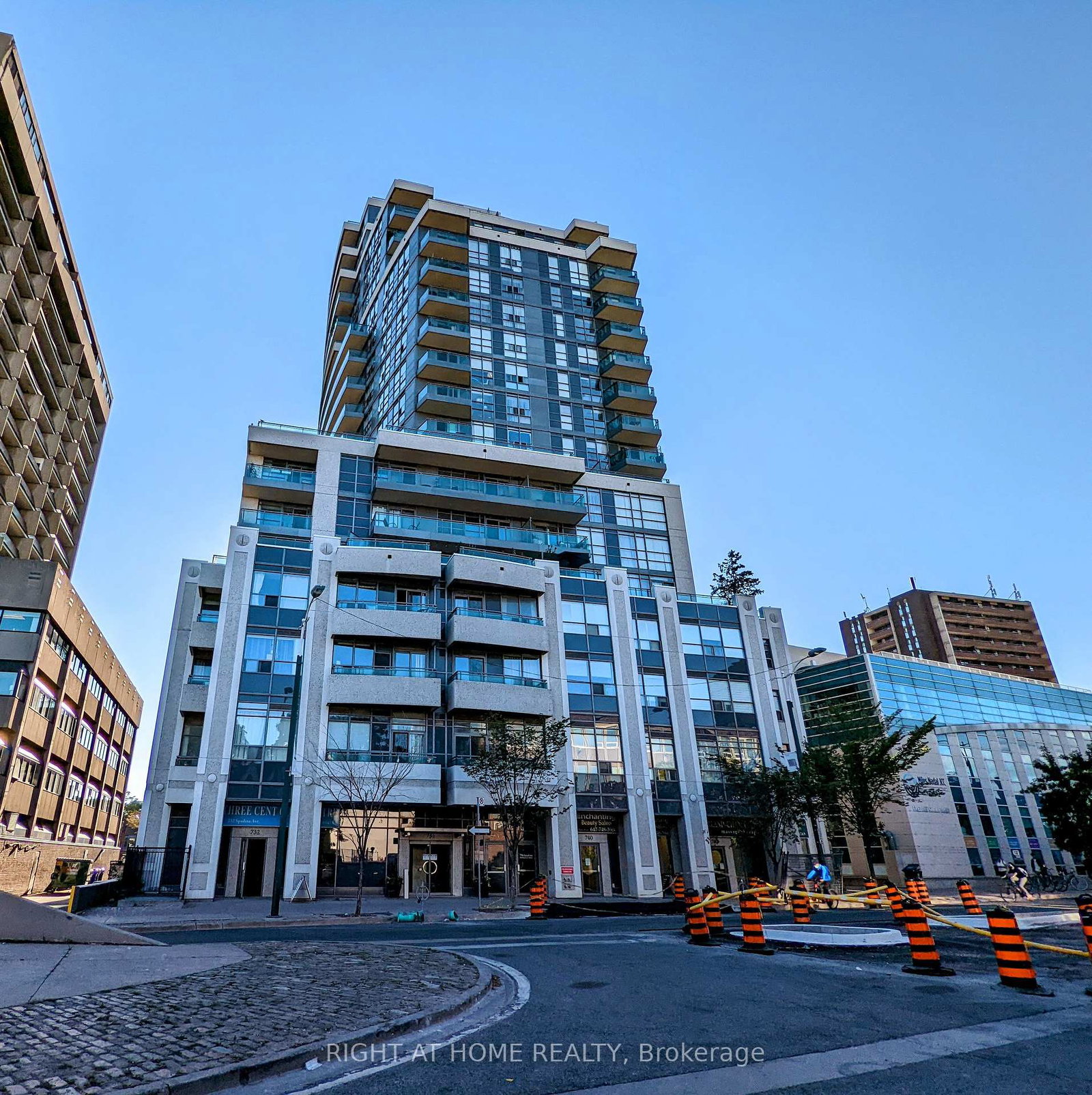 736-spadina-avenue-toronto-ontario-c12177292