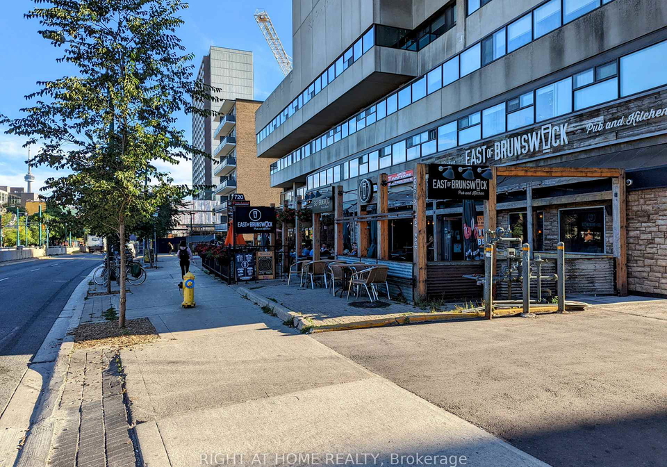 736-spadina-avenue-toronto-ontario-c12177292