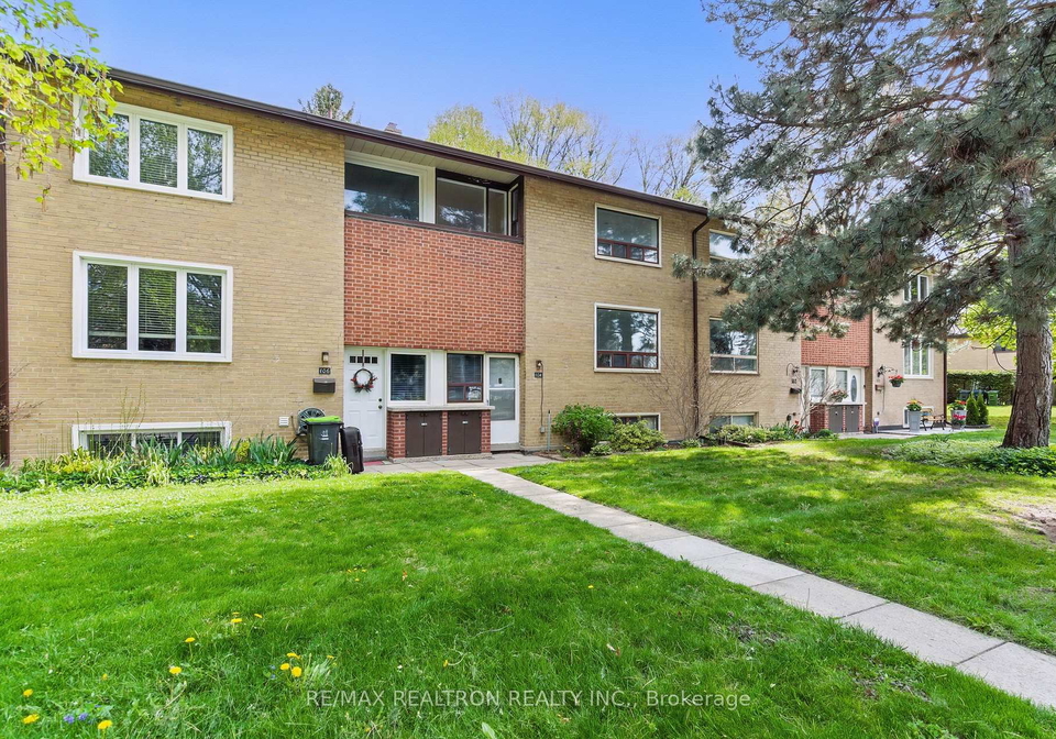 104-barber-greene-road-n-north-york-ontario-c12179321