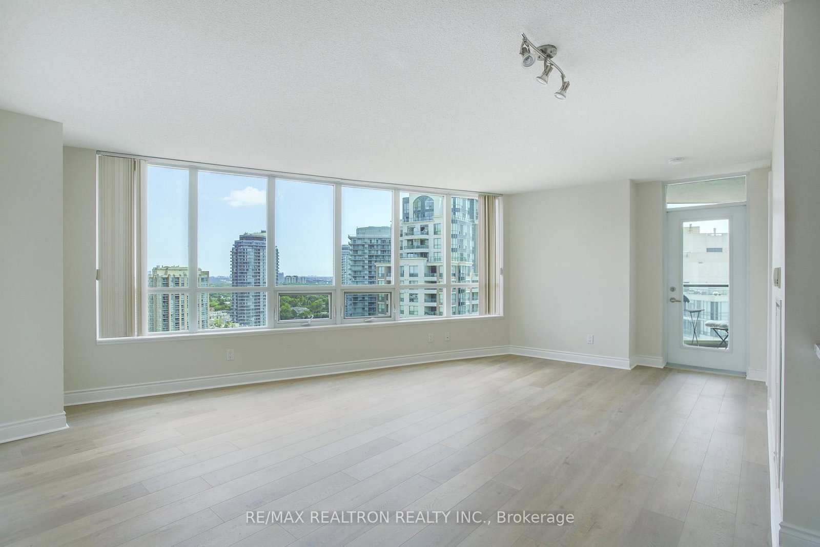 15-greenview-avenue-toronto-ontario-c12180006