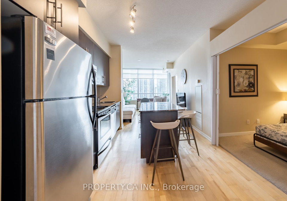 55-bremner-boulevard-toronto-ontario-c12180092