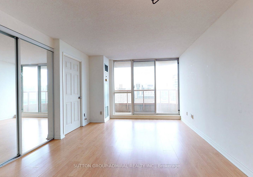 736-bay-street-toronto-ontario-c12181415