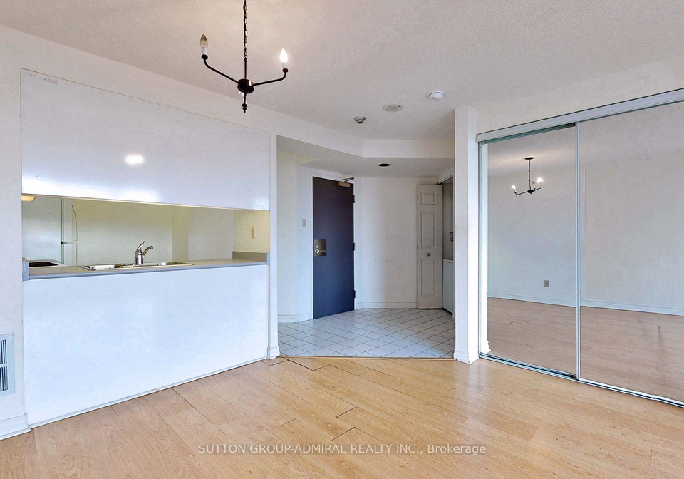 736-bay-street-toronto-ontario-c12181415