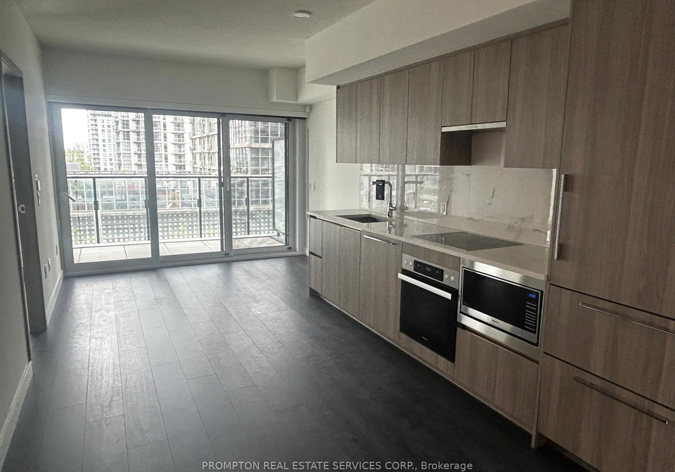 3-concord-cityplace-way-toronto-ontario-c12182342
