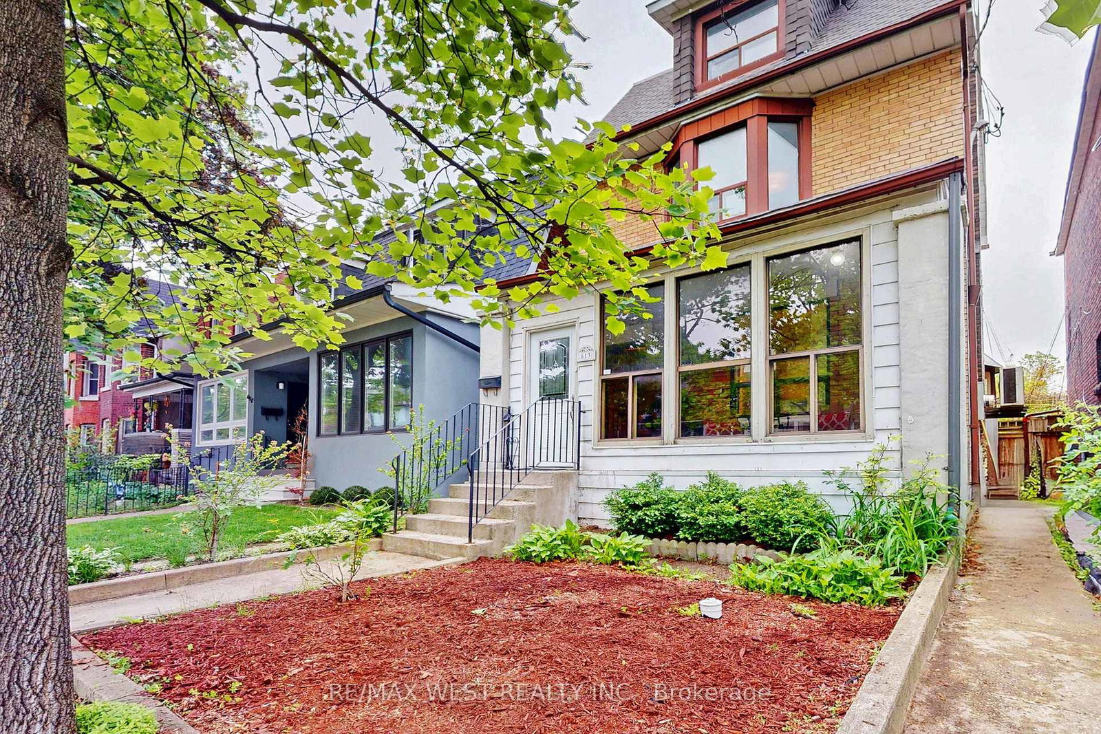 613-lansdowne-avenue-toronto-ontario-c12182481