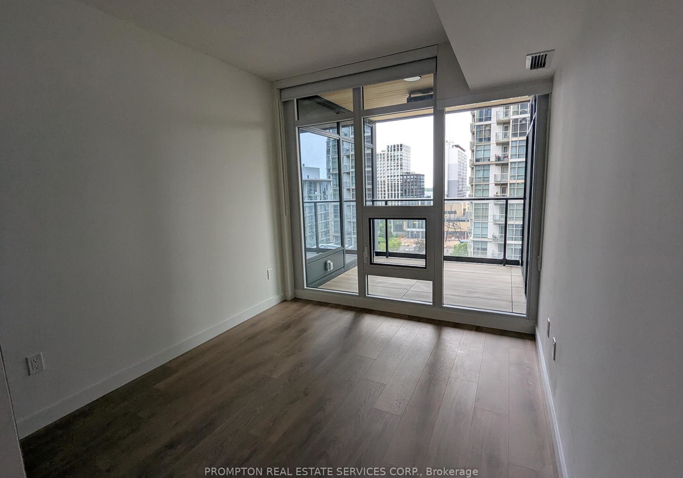 1-concord-cityplace-way-toronto-ontario-c12183000