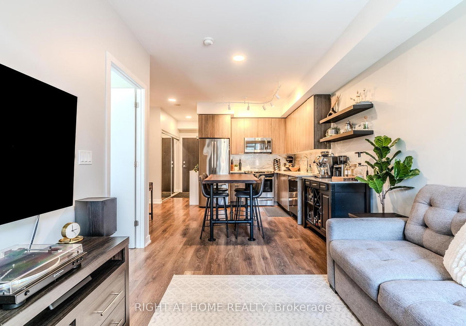 50-bruyeres-mews-toronto-ontario-c12183053