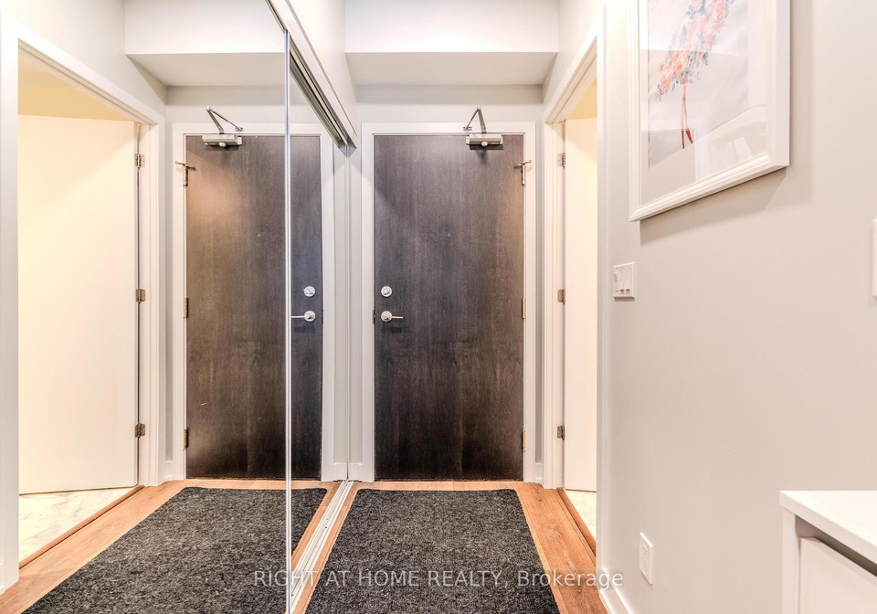 50-bruyeres-mews-toronto-ontario-c12183053
