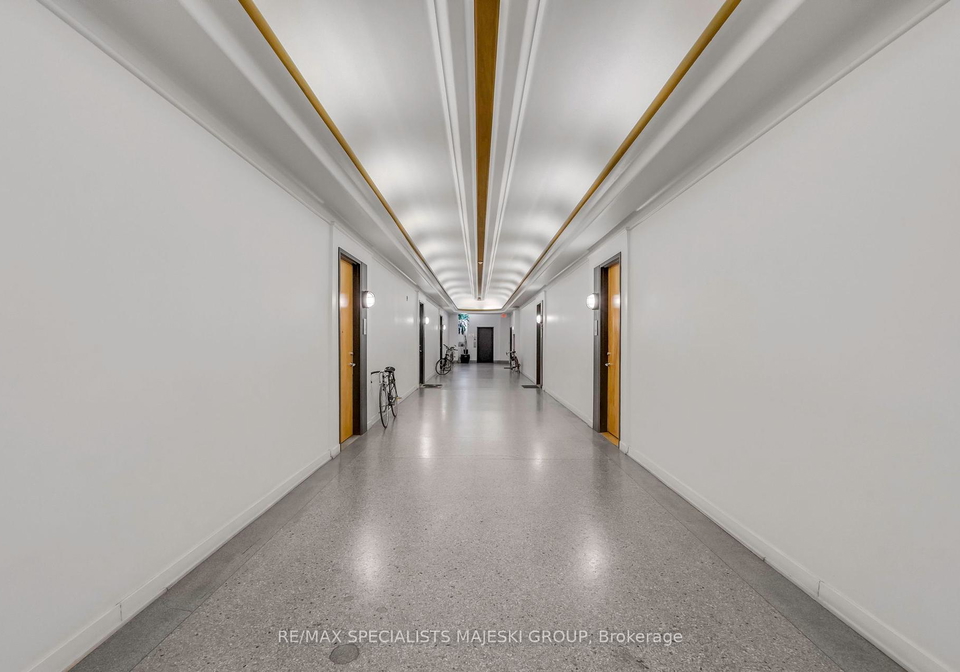 21-nassau-street-toronto-ontario-c12183136