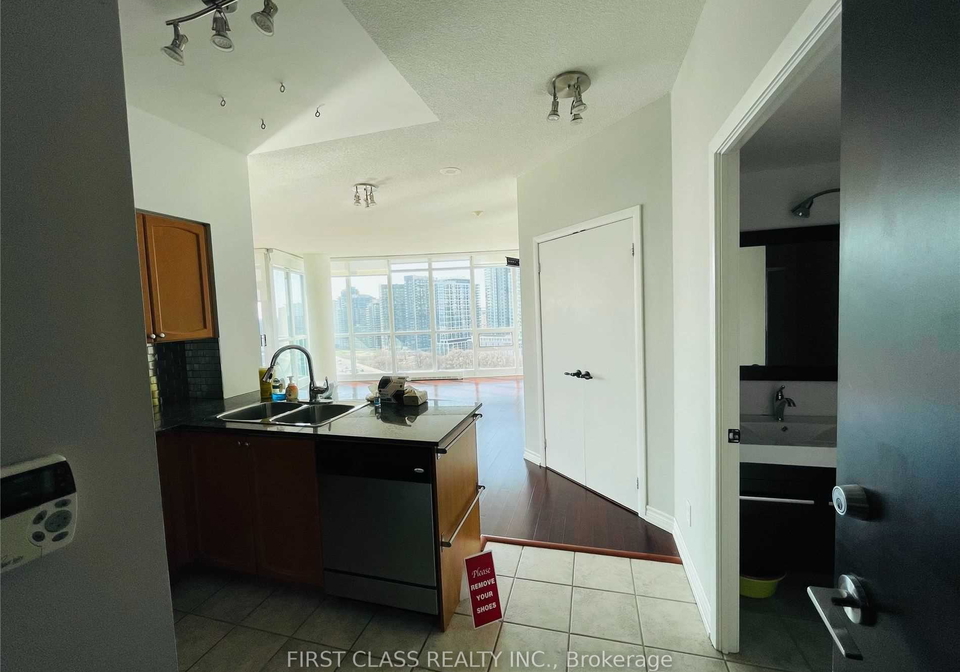 231-fort-york-boulevard-toronto-ontario-c12184617