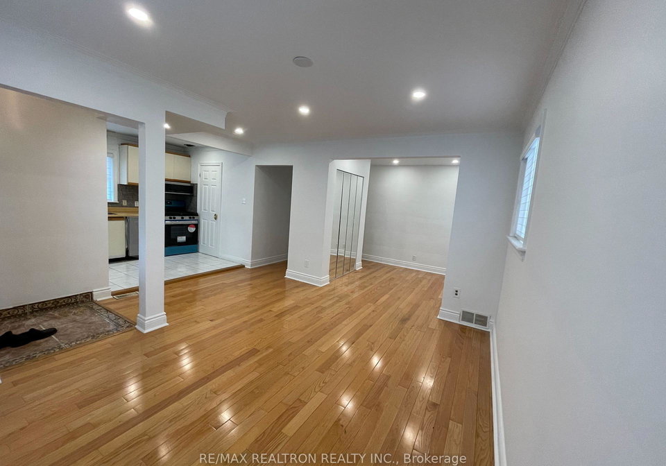 60-nipigon-avenue-north-york-ontario-c12184747