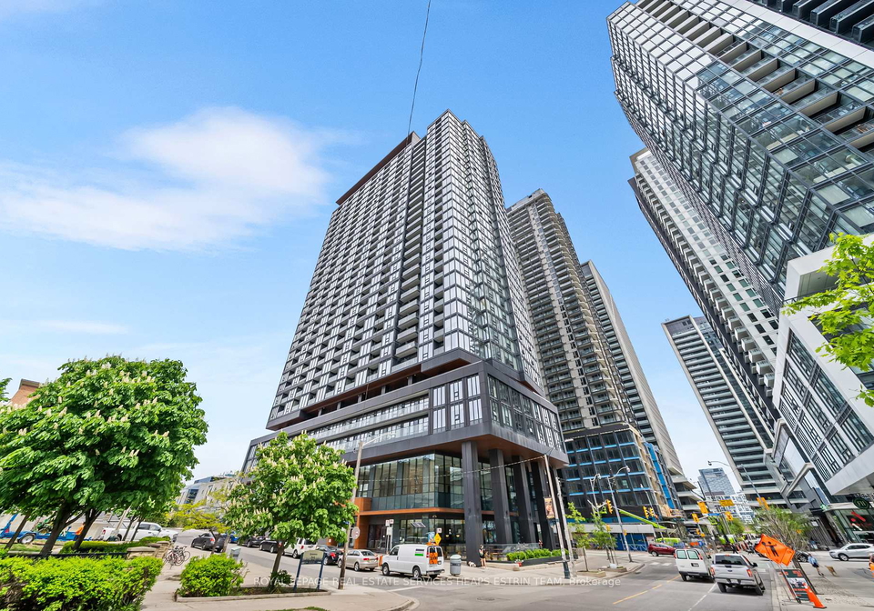 19-western-battery-road-toronto-ontario-c12185224