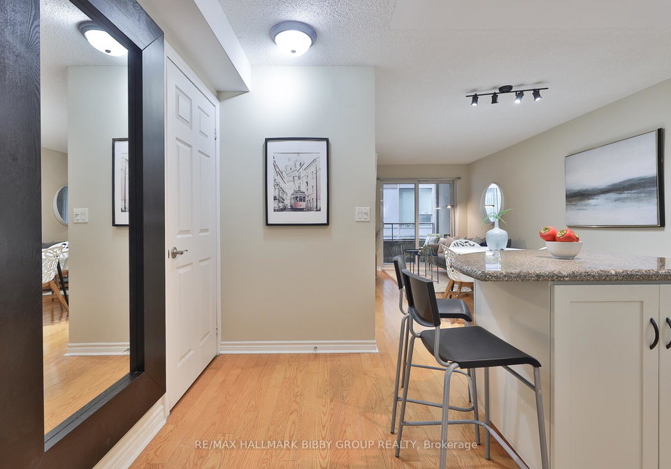 250-wellington-street-w-toronto-ontario-c12185250