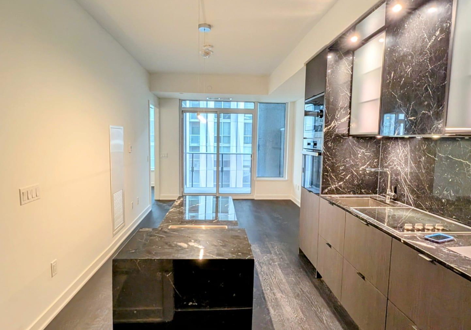 11-yorkville-avenue-toronto-ontario-c12185294