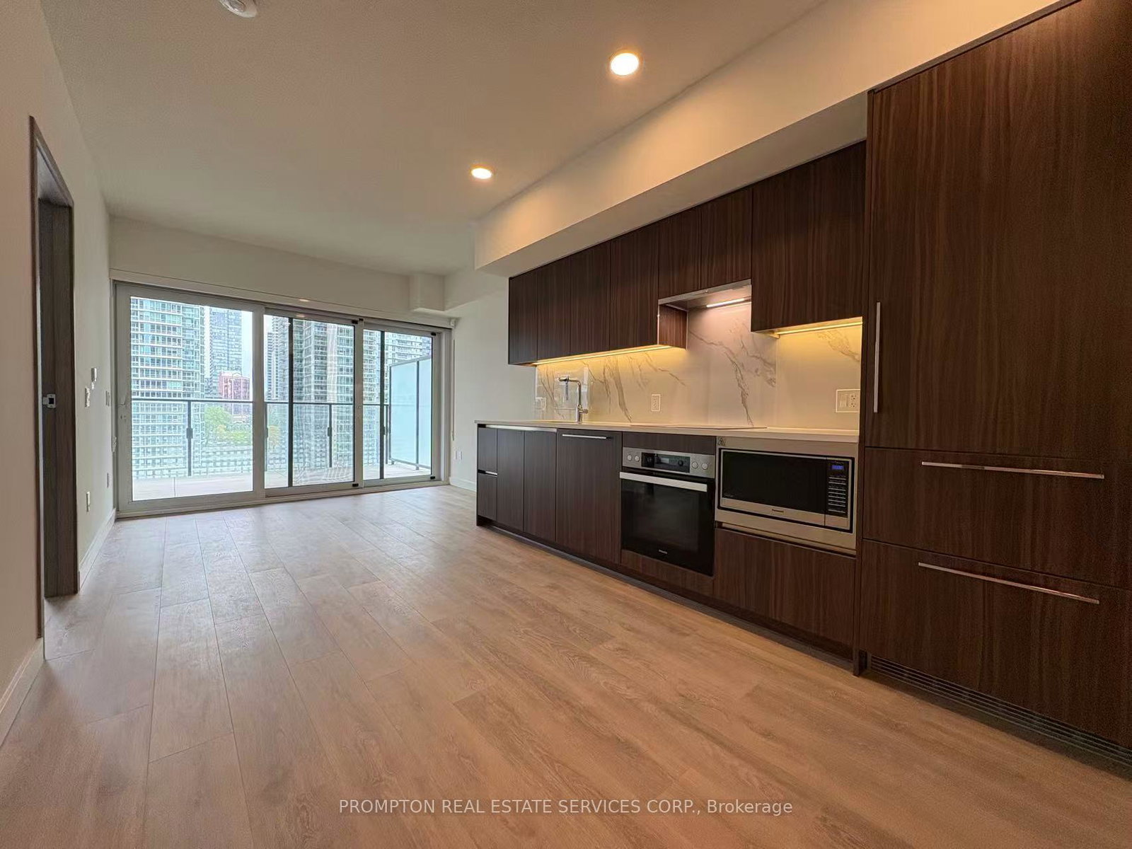 3-concord-cityplace-way-toronto-ontario-c12186307