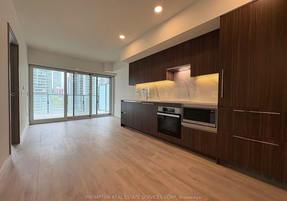 3-concord-cityplace-way-toronto-ontario-c12186307