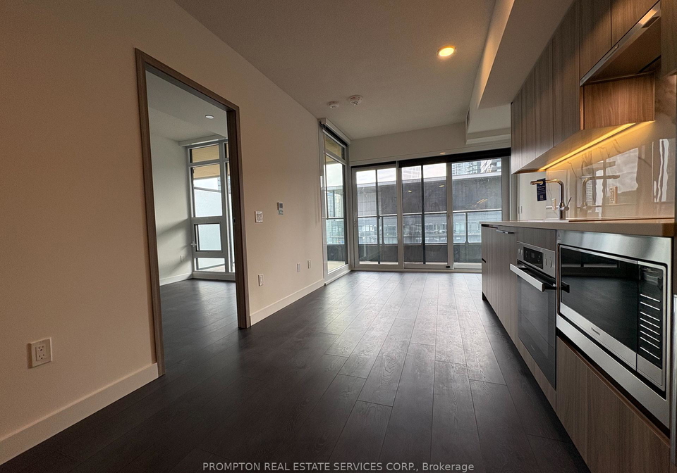 3-concord-cityplace-way-toronto-ontario-c12186430