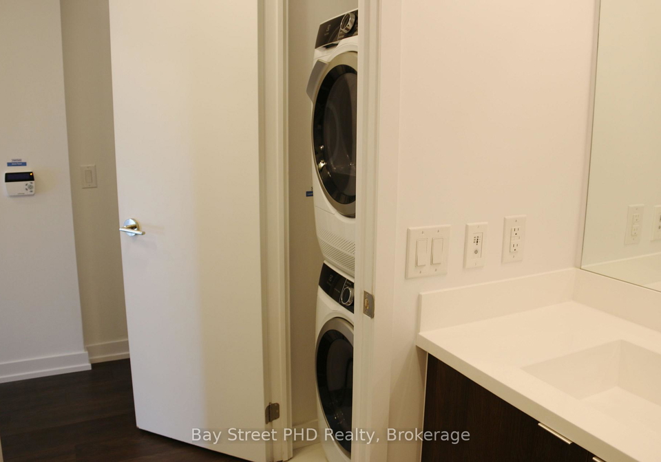 219-dundas-street-e-toronto-ontario-c12186966
