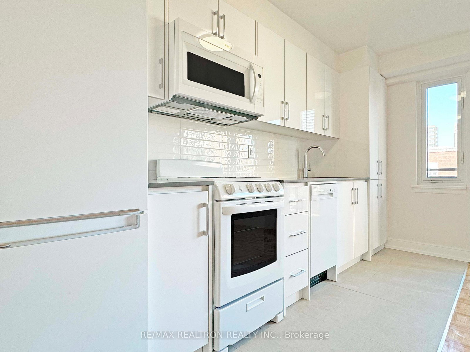 95-lawton-boulevard-toronto-ontario-c12187282