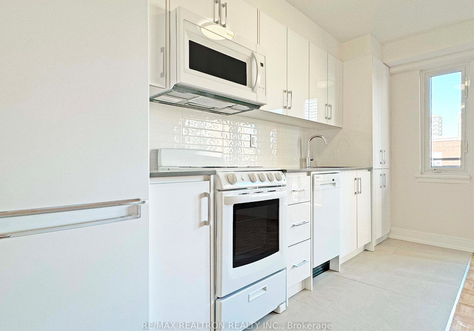 95-lawton-boulevard-toronto-ontario-c12187282