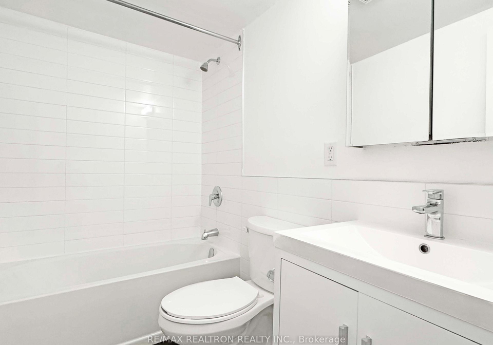 525-eglinton-avenue-e-toronto-ontario-c12187294