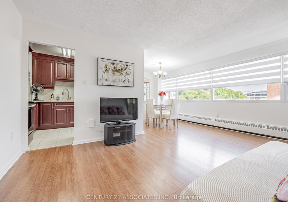 100-leeward-glenway-east-york-ontario-c12187322