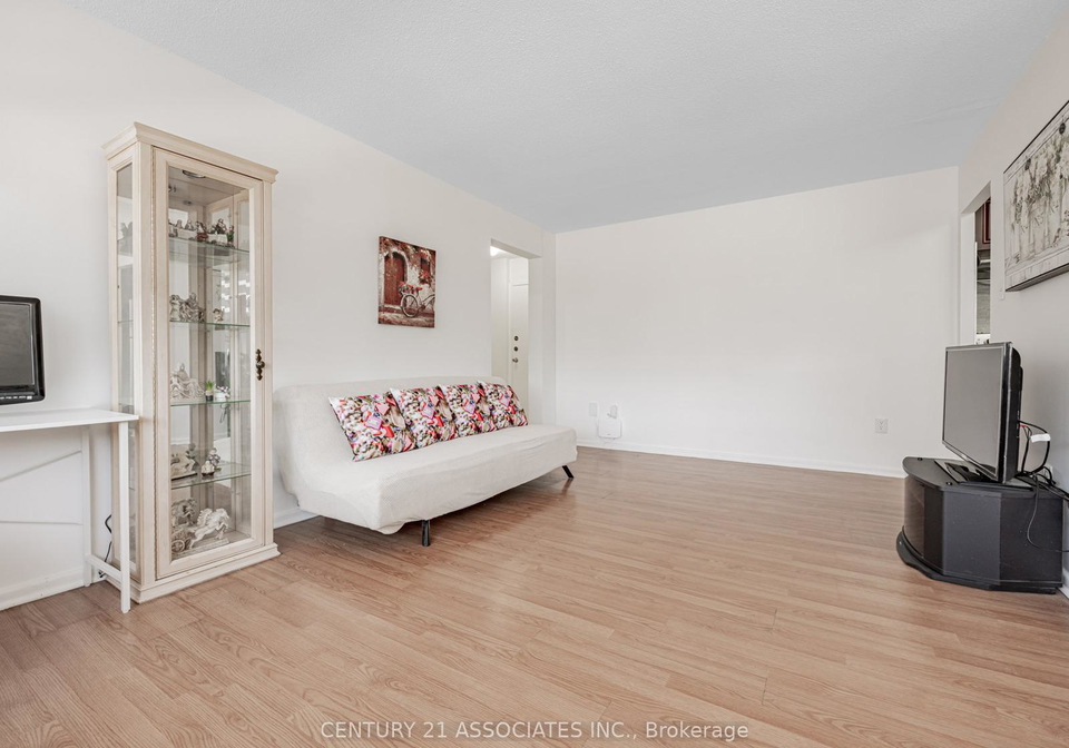 100-leeward-glenway-east-york-ontario-c12187322