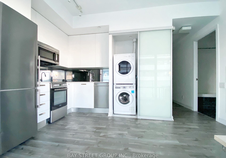 42-charles-street-e-toronto-ontario-c12188030