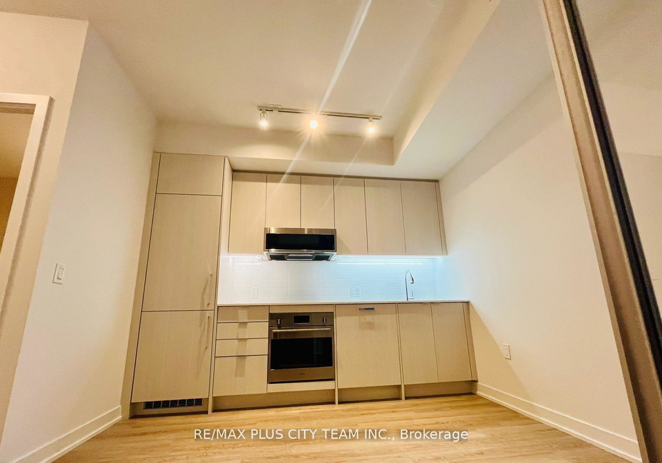 250-lawrence-avenue-w-toronto-ontario-c12189172