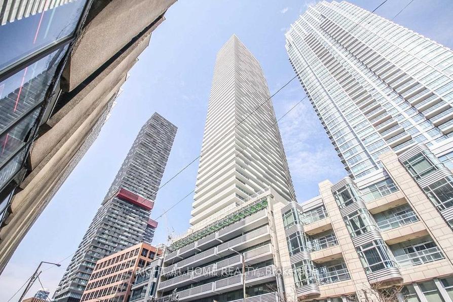 2221-yonge-street-toronto-ontario-c12190071