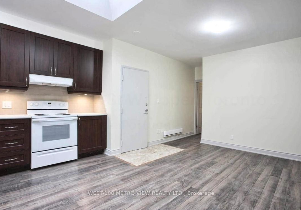 1570-dundas-street-w-toronto-ontario-c12190704