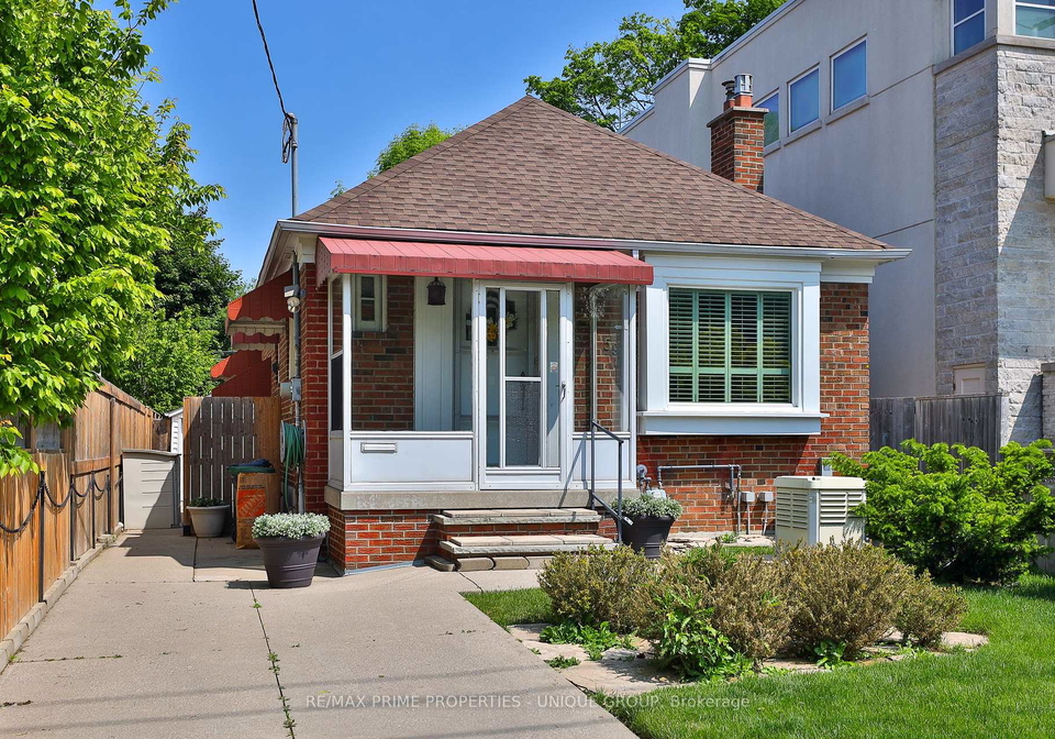 598-broadway-avenue-east-york-ontario-c12192009