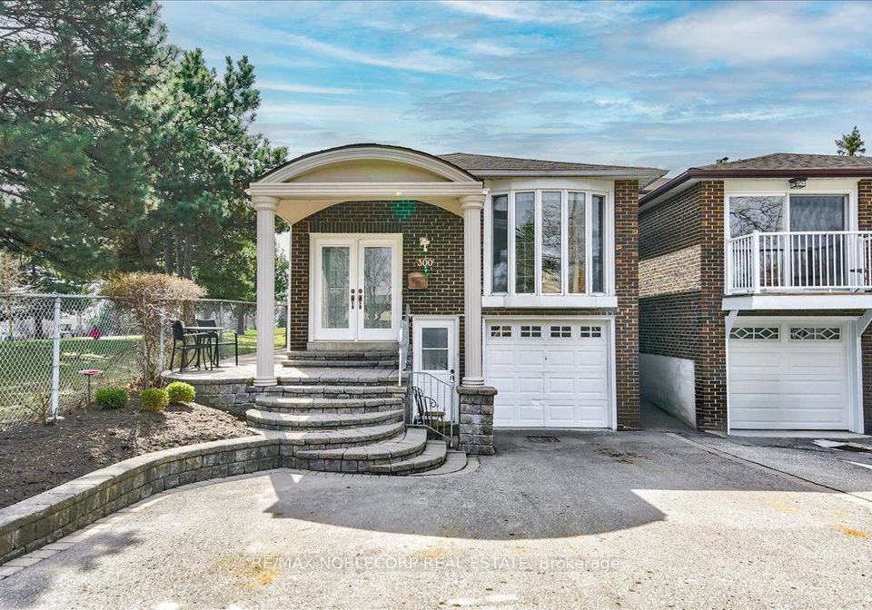 300-cherokee-boulevard-north-york-ontario-c12192020