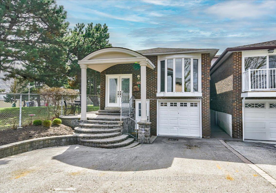 300-cherokee-boulevard-north-york-ontario-c12192020