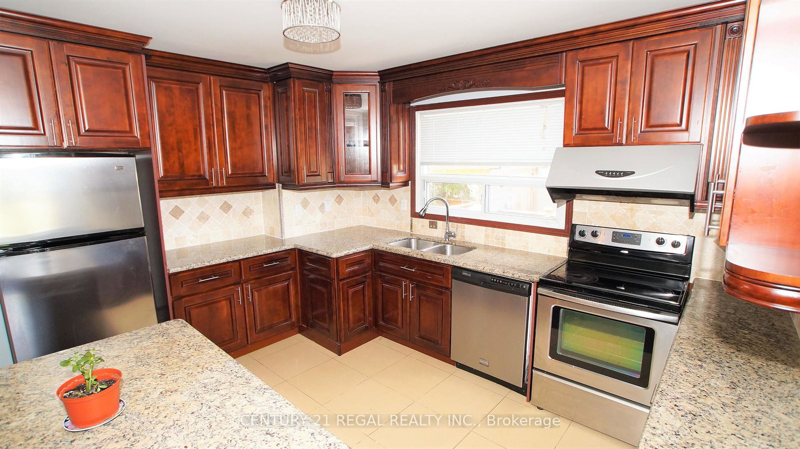 32-niantic-crescent-north-york-ontario-c12193287