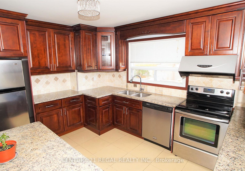 32-niantic-crescent-north-york-ontario-c12193287