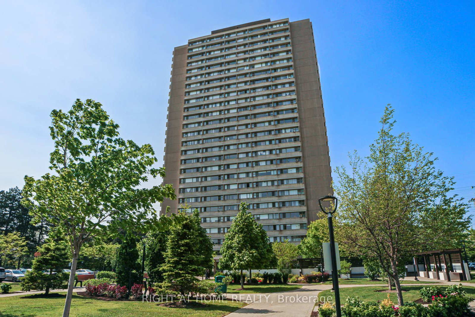 735-don-mills-road-east-york-ontario-c12193542