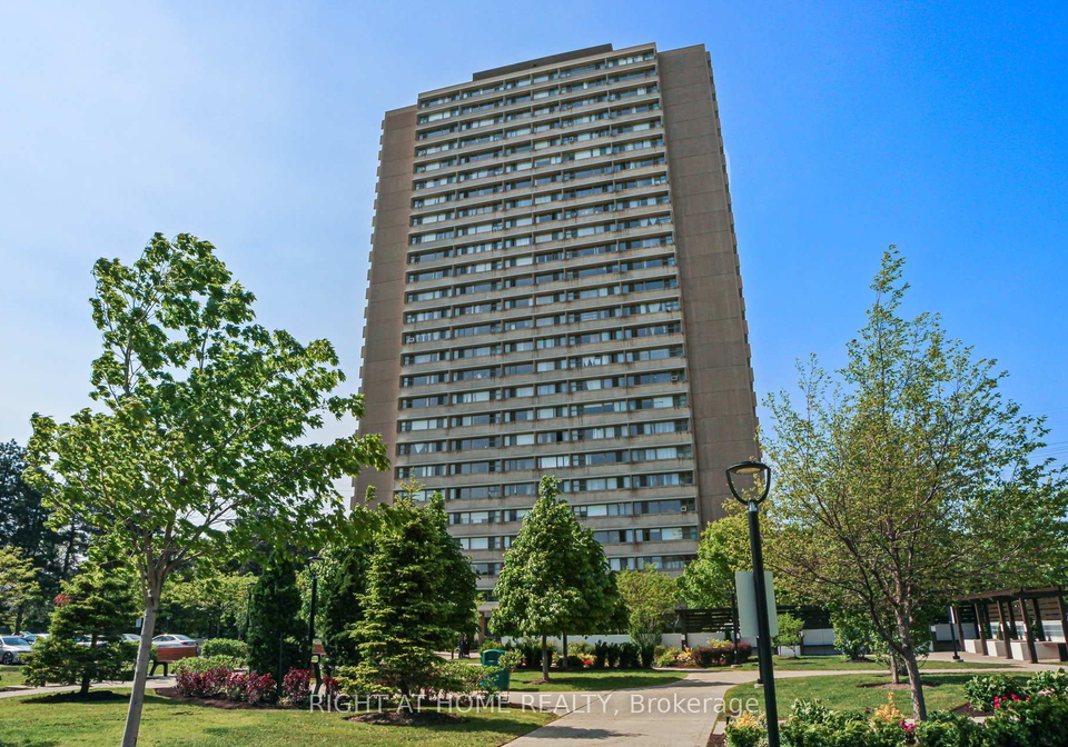 735-don-mills-road-east-york-ontario-c12193542