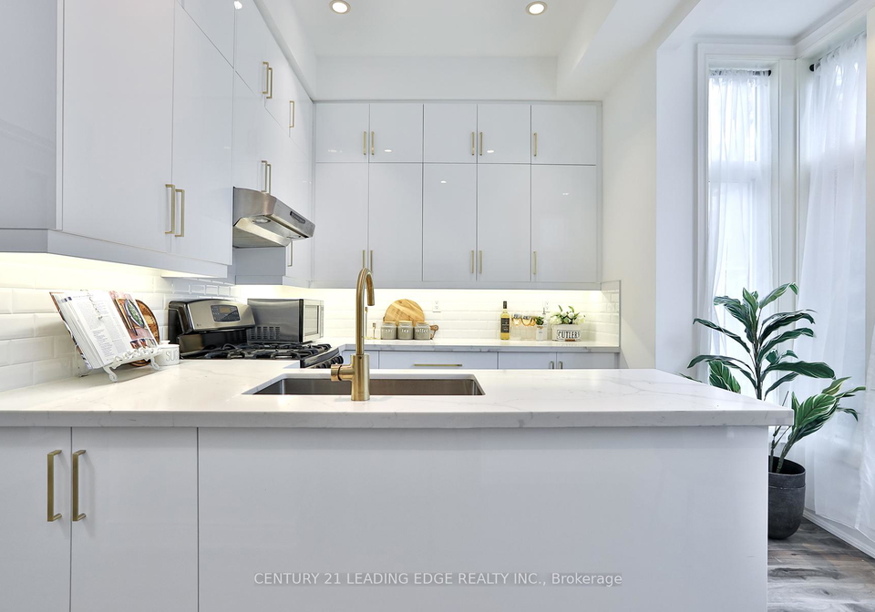 198-b-moore-avenue-toronto-ontario-c12193545